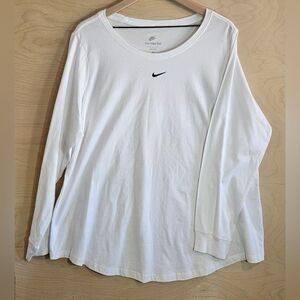 Nike Womens Plus Size 1x White Long Sleeve Top with Swoosh New No Tags